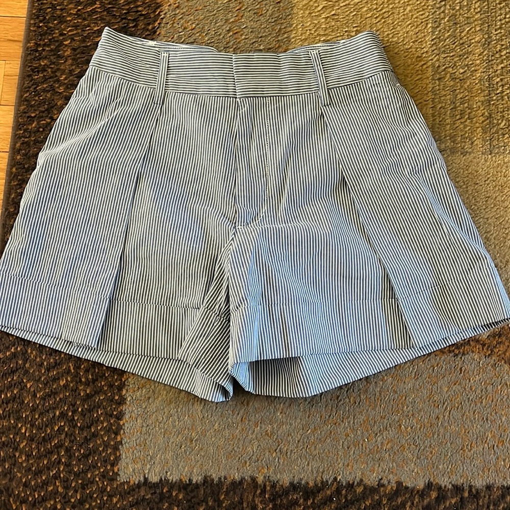 Banana Republic Poplin Cuffed Women's Striped Shorts